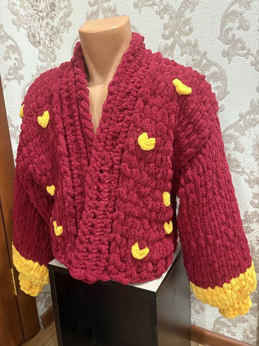 Продается  вязаный кардиган