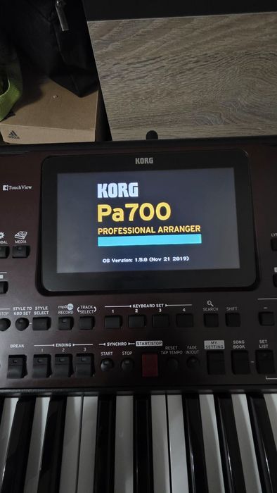 Korg Pa700 - Неразличим от нов!