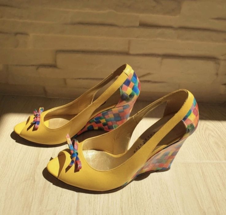 Pantofi  Caryllus din piele naturală  , marimea 38, noi fără etichetă.