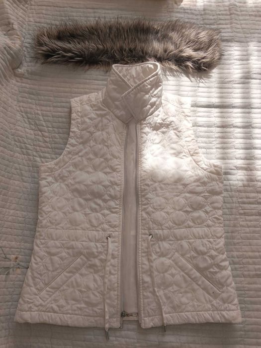 Продаются б/у стильные осенние куртки для девочек.