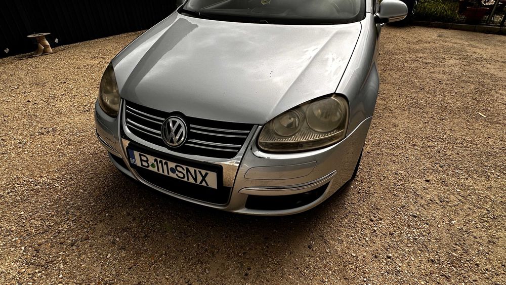 VOLKSWAGEN Jetta