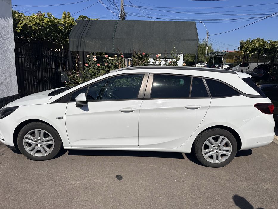 Vând Opel Astra break 2018