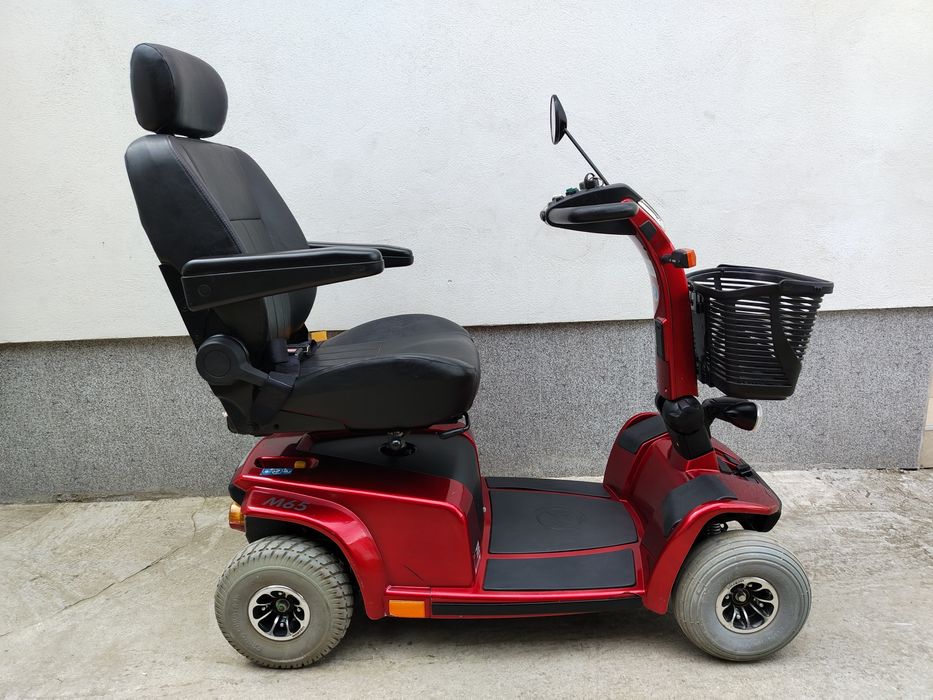 Cărucior scuter electric persoane cu dizabilități