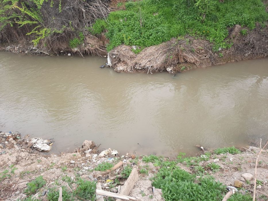 8 sotix yer sotiladi