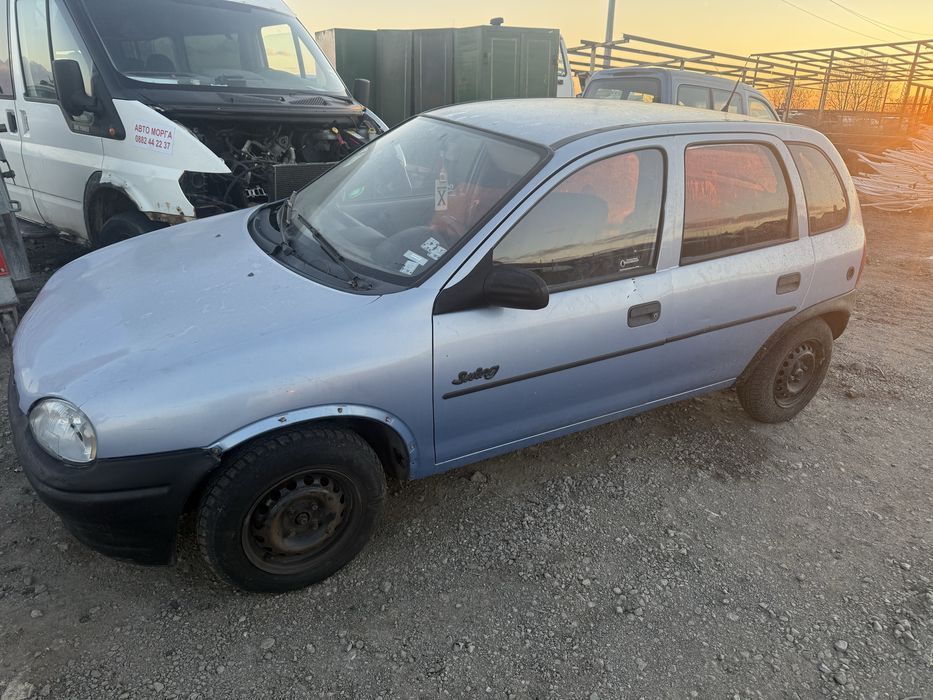 Опел корса 1.4 60 кс 1994 г на части автоматична кутия