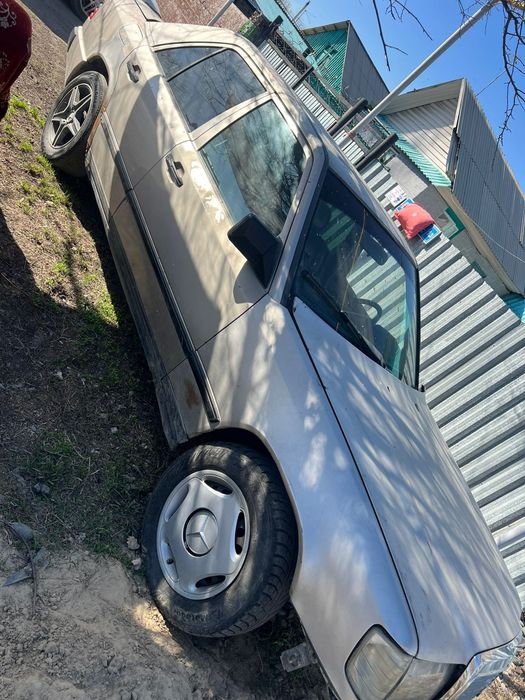 Продам мерс цена 350000