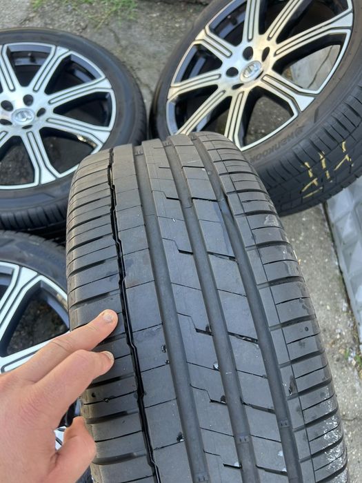 4 броя Гуми Hankook 255 / 45 R 20 почти нови!