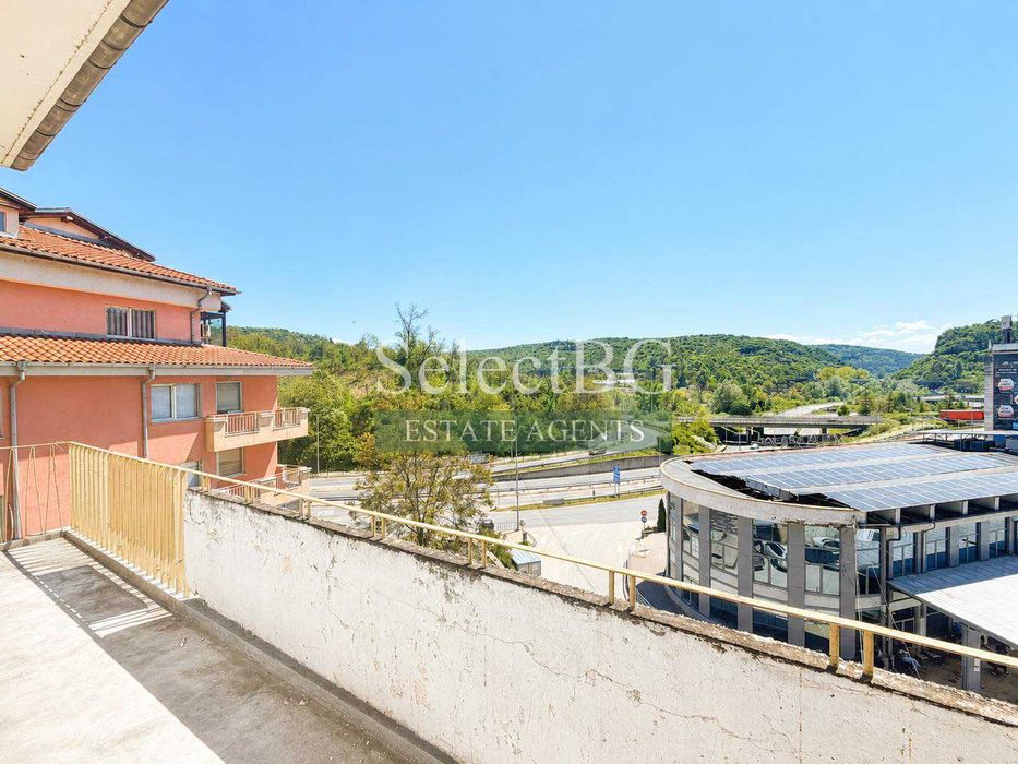 Продава се Тристаен апартамент в Велико Търново, Център - 135 кв.м за 476 €/кв.м - Снимка #12