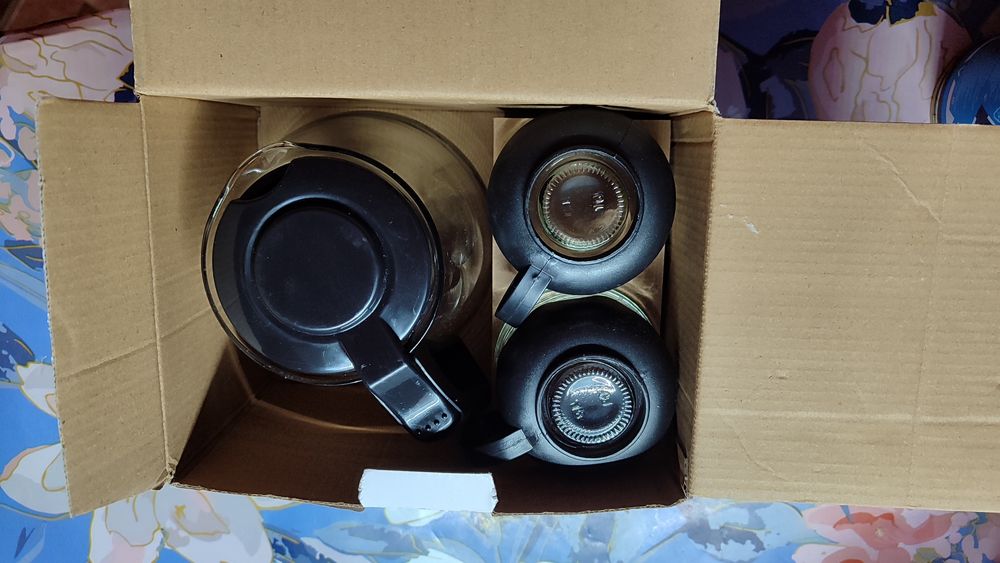 Продам новый  чайник 1500