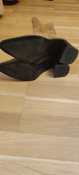 Ghete din piele întoarsă, brand Zara, mărimea 38, culoare bej/maro