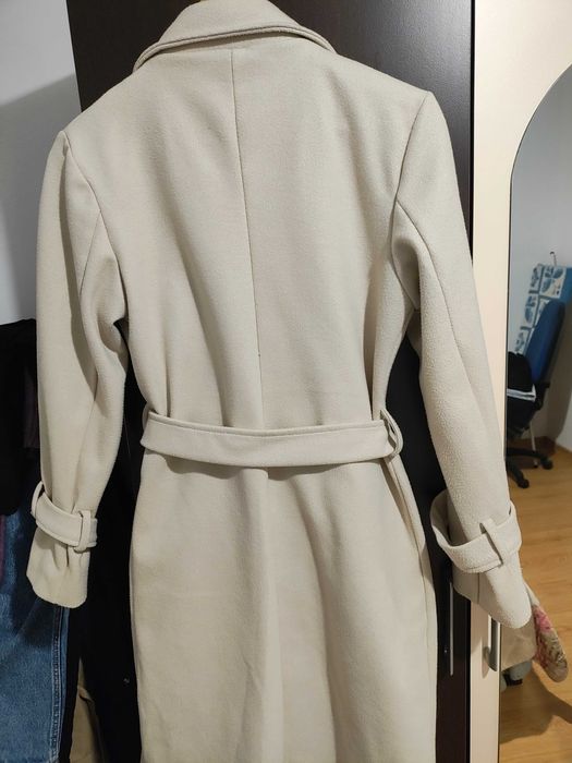 Дамско дълго черно и светло бежов цвят под коляното палто