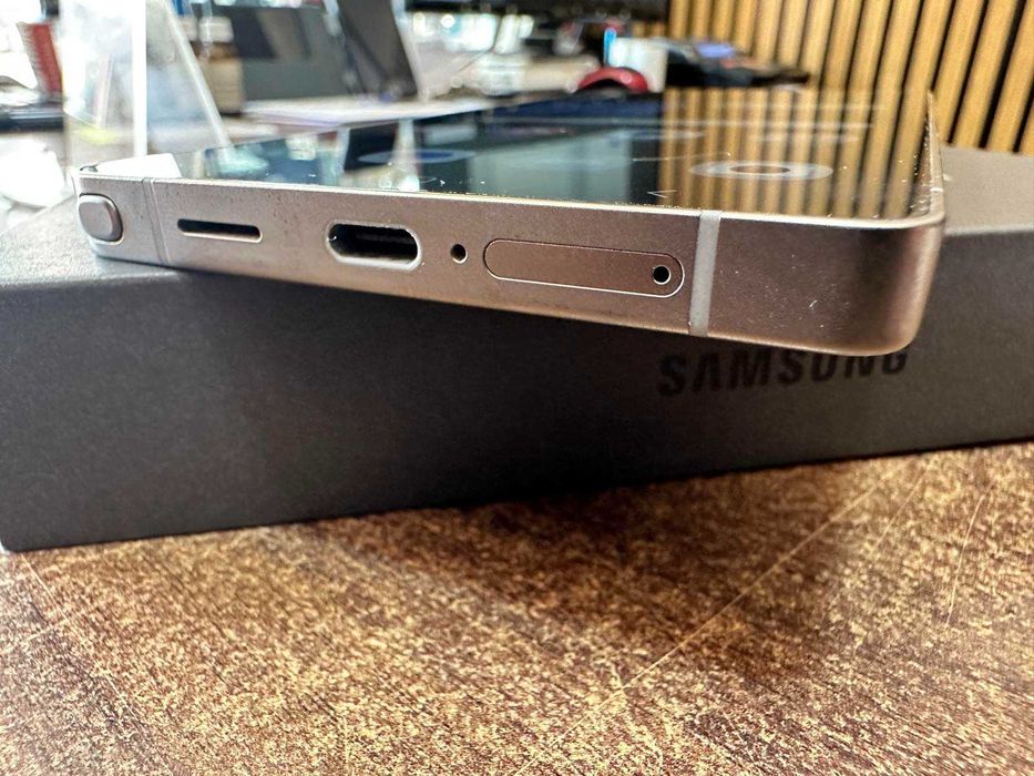 Samsung Galaxy S25 Ultra 5G 512GB / 12GB RAM – като нов
