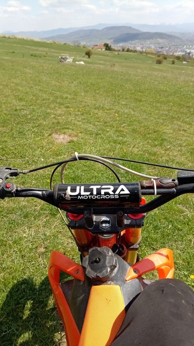 Schimb un scuter și un cross pe atv