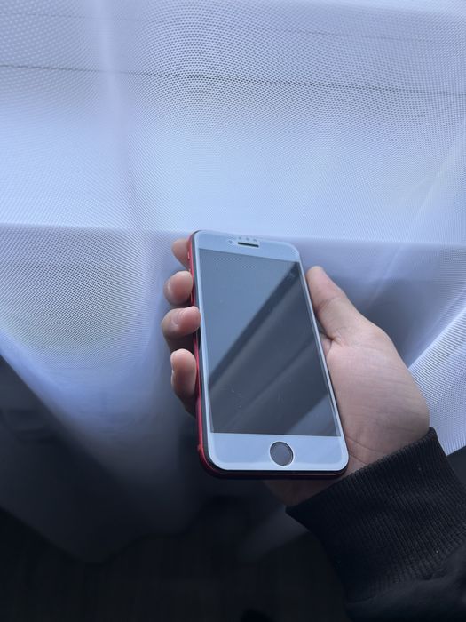 продам айфон се 2020