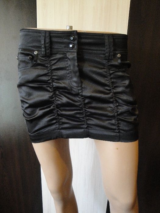 Terranova (Теранова)– нова маркова черна набрана/намачкана дамска пола