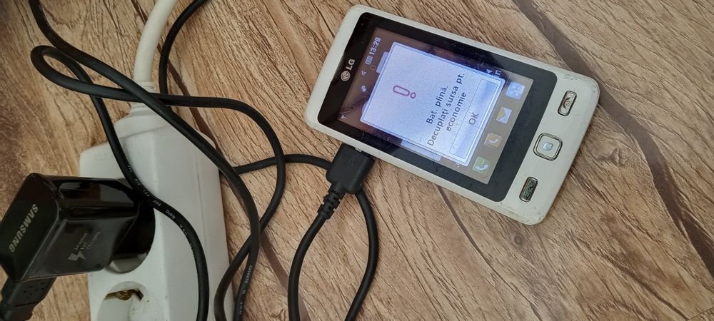 Adaptoare telefon sh