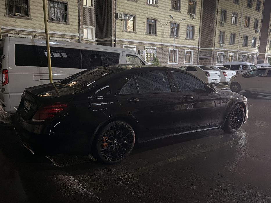 Mercedes Benz W222 S550