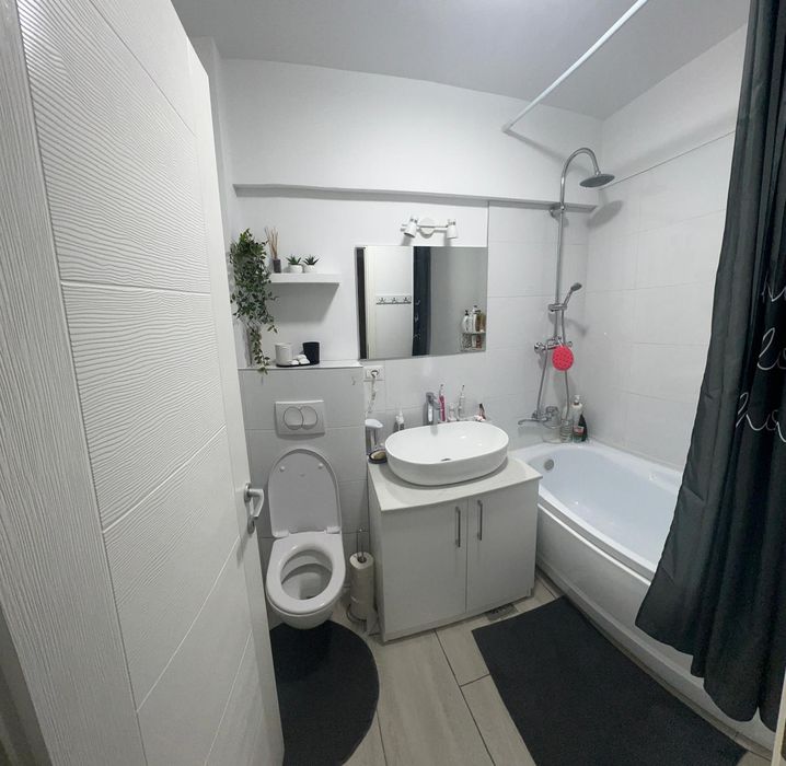 Apartament 5 camere / 2 bai