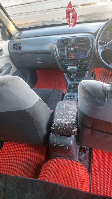 Продам Тойота Карина