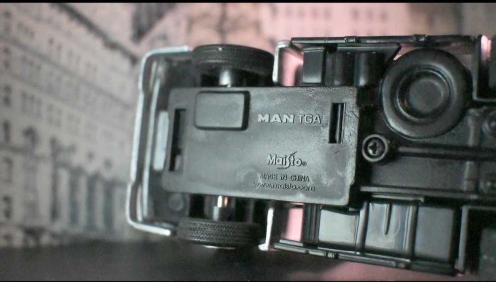 Колекционерски камион MAN на Maisto - 11.4 см на 4.5 см.