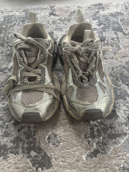 Balenciaga 3xl eggshells