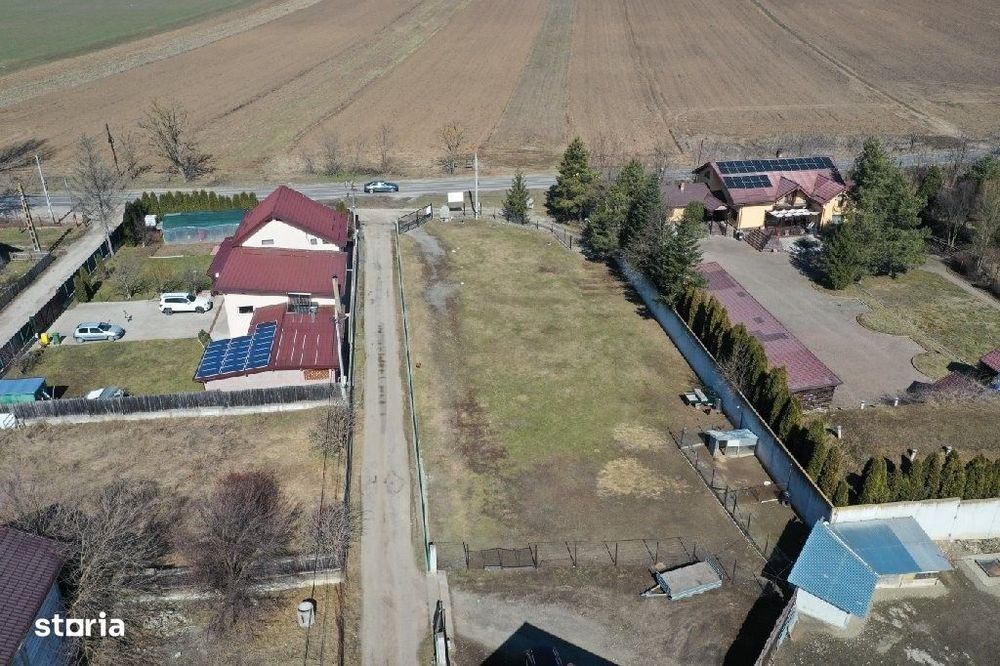 Micro-ferma cu 6500mp teren si hala la 15 min de Bacau.