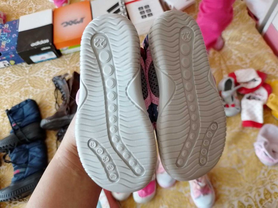 Обувки- маратонки,боти,ботуши,буйни,пантофи от 18 до 25 номер