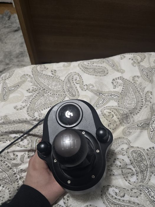 Volan, schimbator si pedale logitech