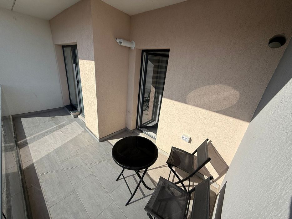 Inchiriez apartament,2 camere,bloc nou,crisul repede vis a vis de restaurantul" TRATTORIA"