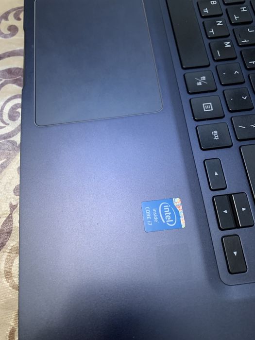 Samsung Notebook Core i7 holati tiniq