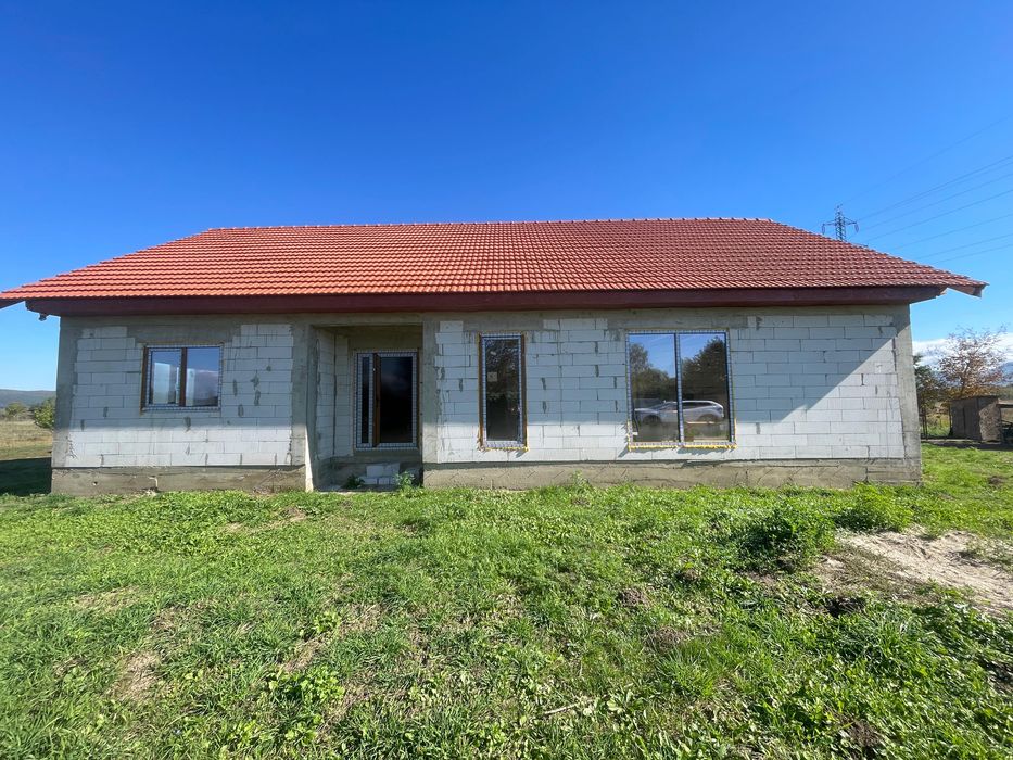 Casa la rosu + teren, ST:900 mp, NalatVad la iesire din Hateg-HD