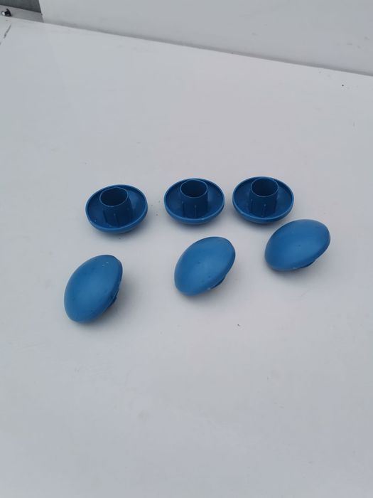 Dopuri protecții pt stâlpi la trambuline 25 lei setul de 6 buc