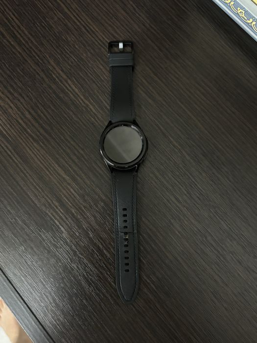 срочно продам Samsung galaxy watch 6