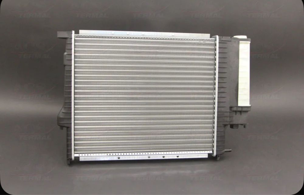 Продам Радиатор БМВ Е39