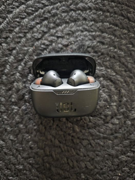 De vânzare casti JBL Țone 230NC