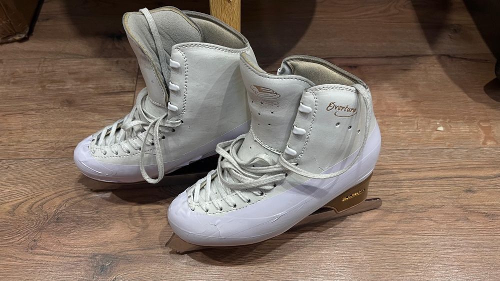 Профессиональные коньки EDEA Overture 235