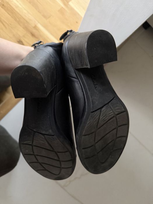 Зимни боти CLARKS