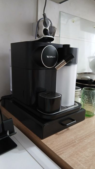 Espressor Gran Lattissima Negru Elegant