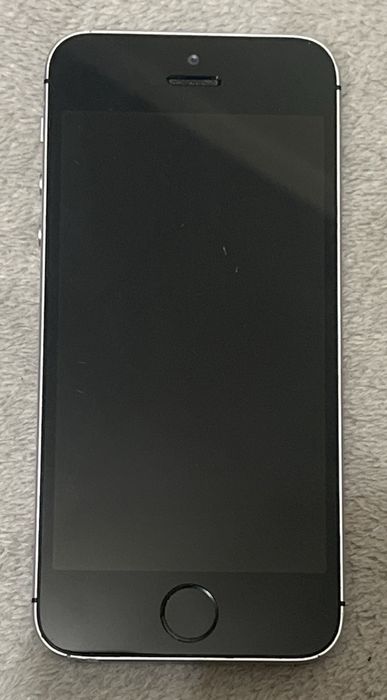 смартфон iPhone SE 32GB