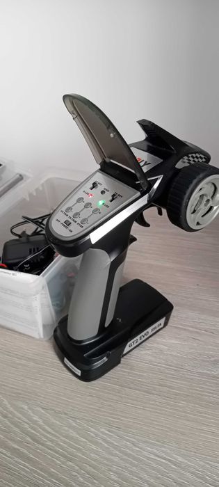 Nitro RC Reely, 1:8, 3.46cc, 1.9CP, 50km/h, ca noua, are doar rodajul ... telecomanda, pretz fix