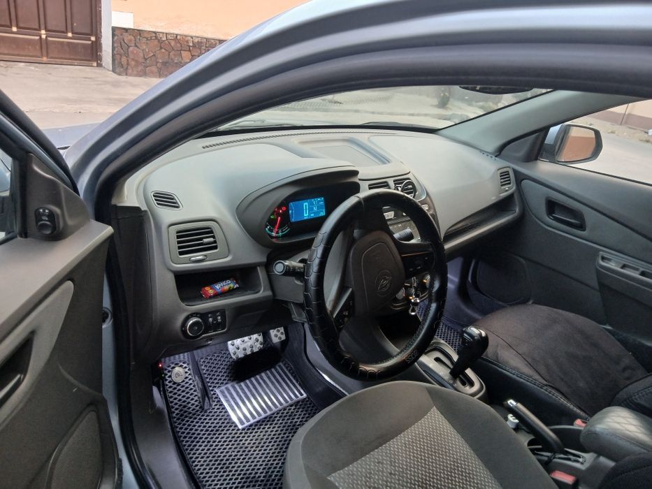 Коблт мошина сотилади