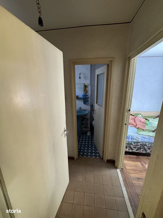 De vanzare apartament cu 3 camere zona Cina