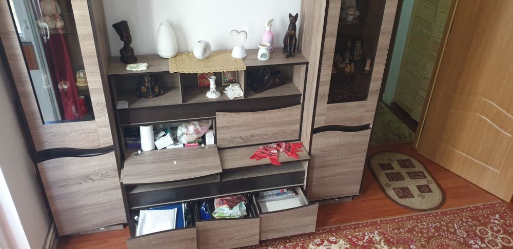 Vand mobila sufragerie