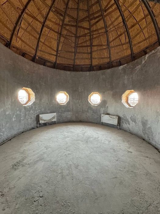 Продаётся 9 комнатная квартира