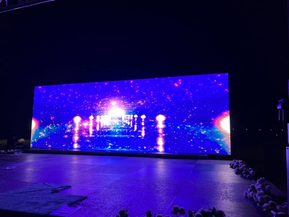 Подиум Лед экран, светомузыка, звук, спецеффекты для мероприятие