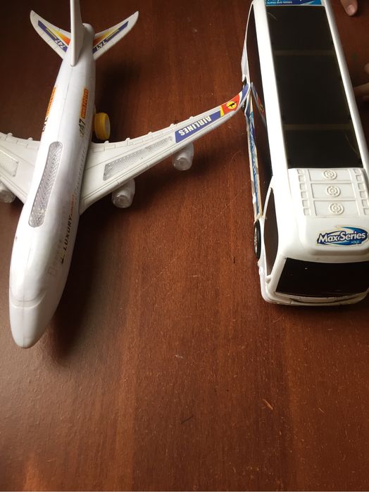 Автобус , на батарейках