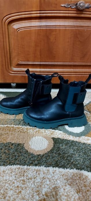 Продам подростковую обувь