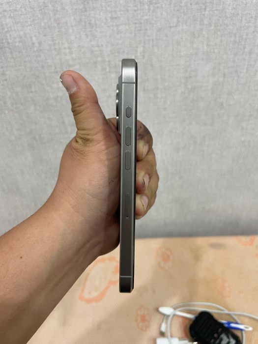 Iphone 15 pro в хорошем состояний