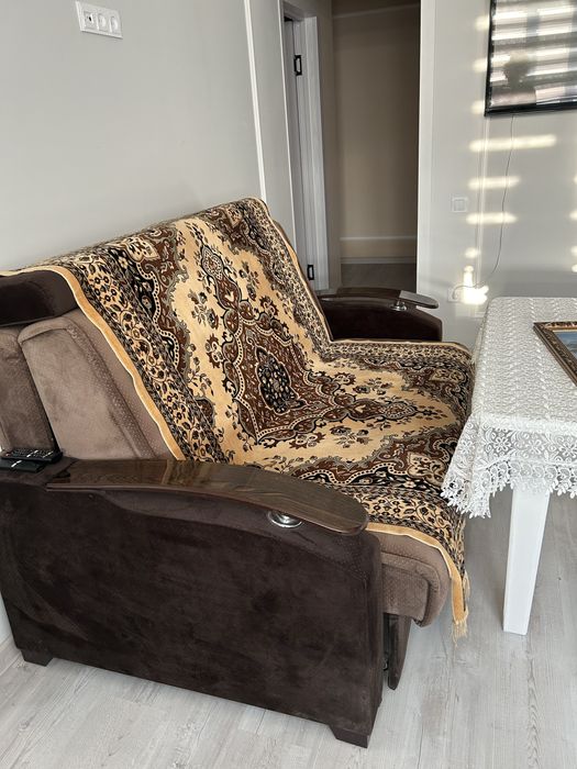 Продается ДИВАН - КРОВАТЬ в отличном состоянии