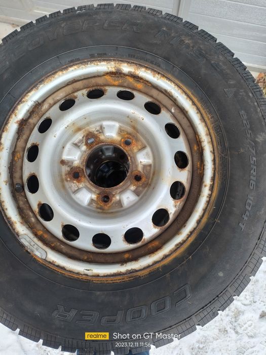 Roți complete  Kia Sorento 225x75x16 Cooper Discoverer